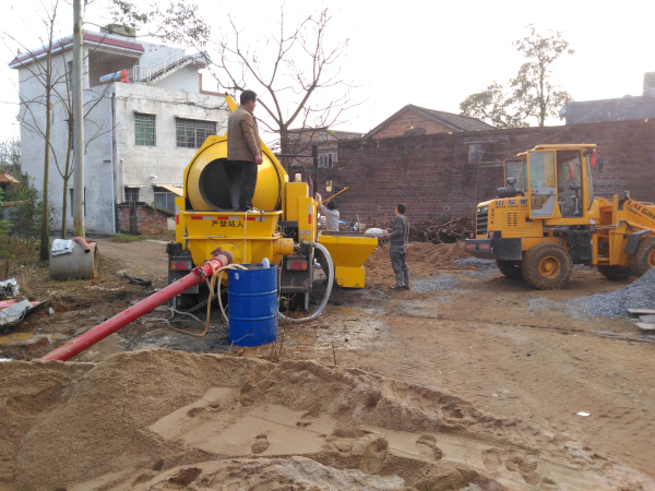 车载搅拌泵湖南永州工地现场方便的观测角度